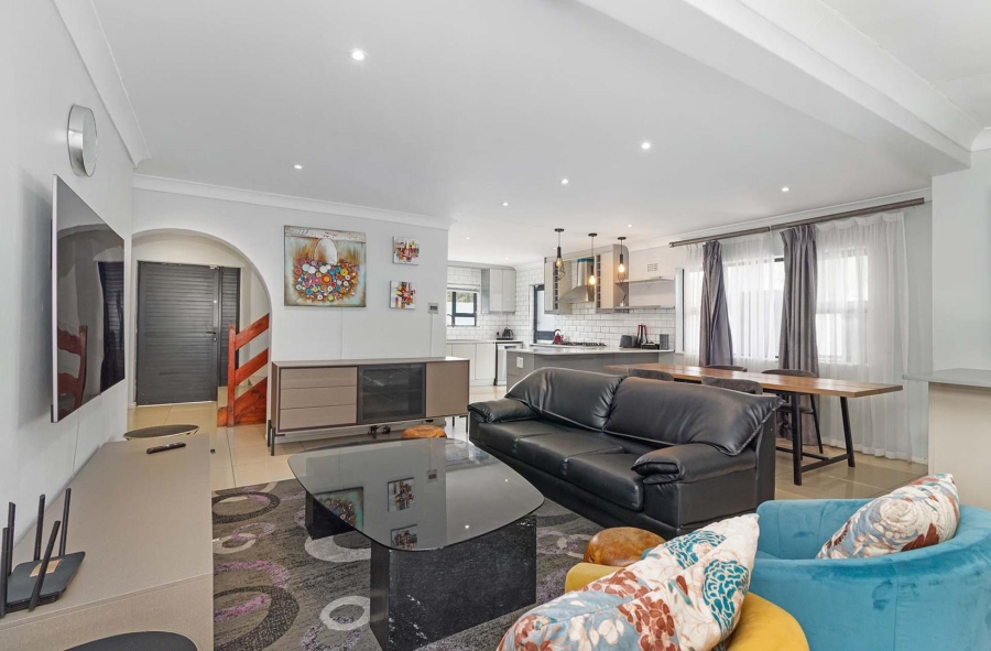8 Bedroom Property for Sale in Milnerton Ridge Western Cape